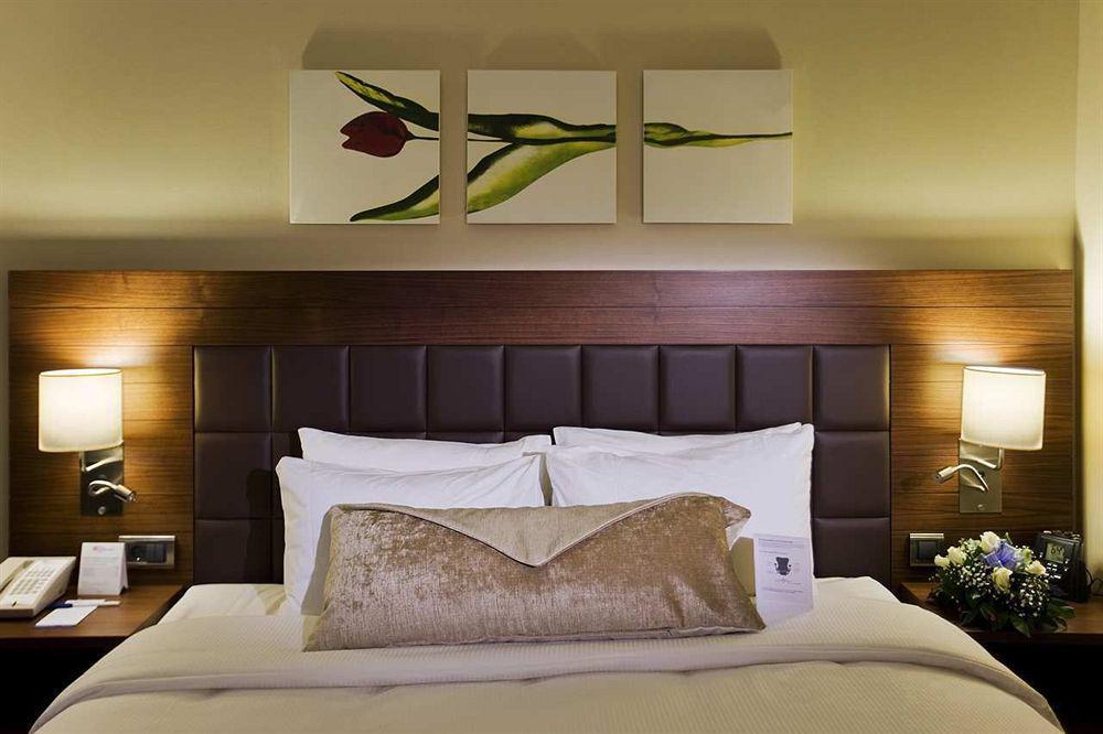 Hilton Garden Inn Κιουτάχεια Δωμάτιο φωτογραφία